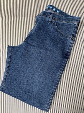 Wrangler Men's 47 Regular Fit Premium Cowboy Cut Jeans in Blue Denim, 36x32